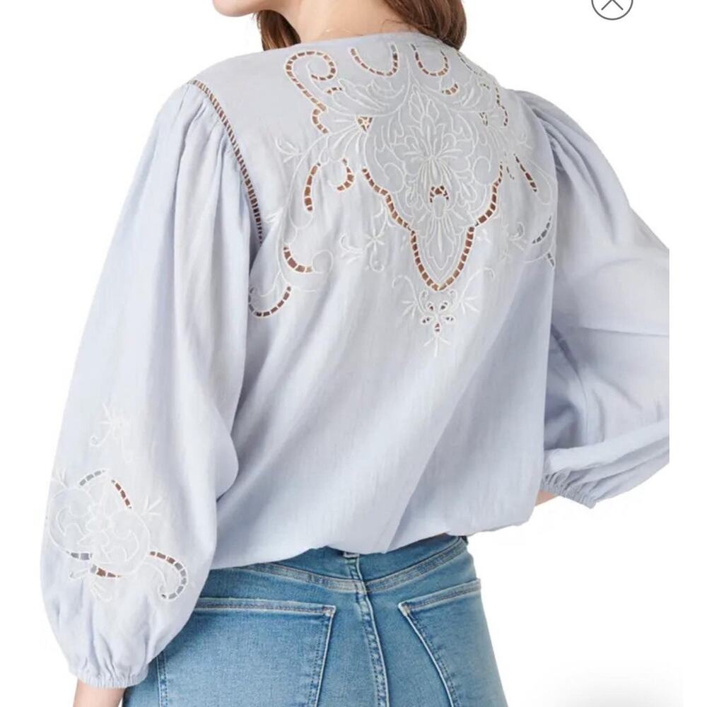 Lucky Brand Embroidered Cotton Peasant Blouse Chambray Blue Women's Size XS NWT - Picture 2 of 6